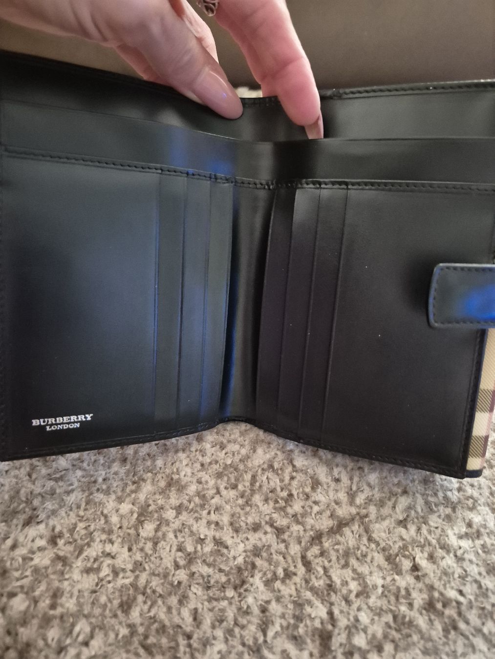Burberry Portamonete: Portafoglio Burberry,  originale, tenuto bene.  – Usato da Pregassona venduto da mar_gjq7 2