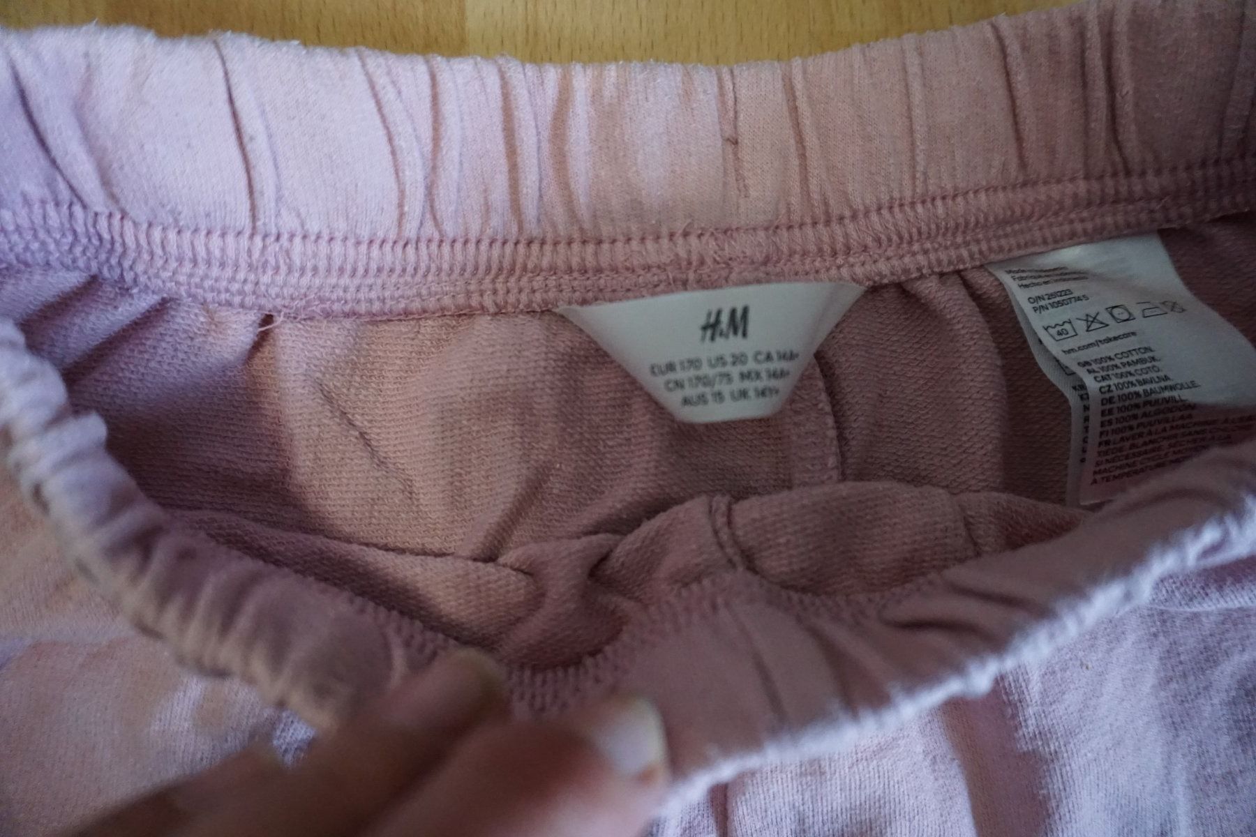 H&M Pantaloni: Sommer Shorts H&M Rosa Gr.170 – Usato da Zürich venduto da einalemjena 2
