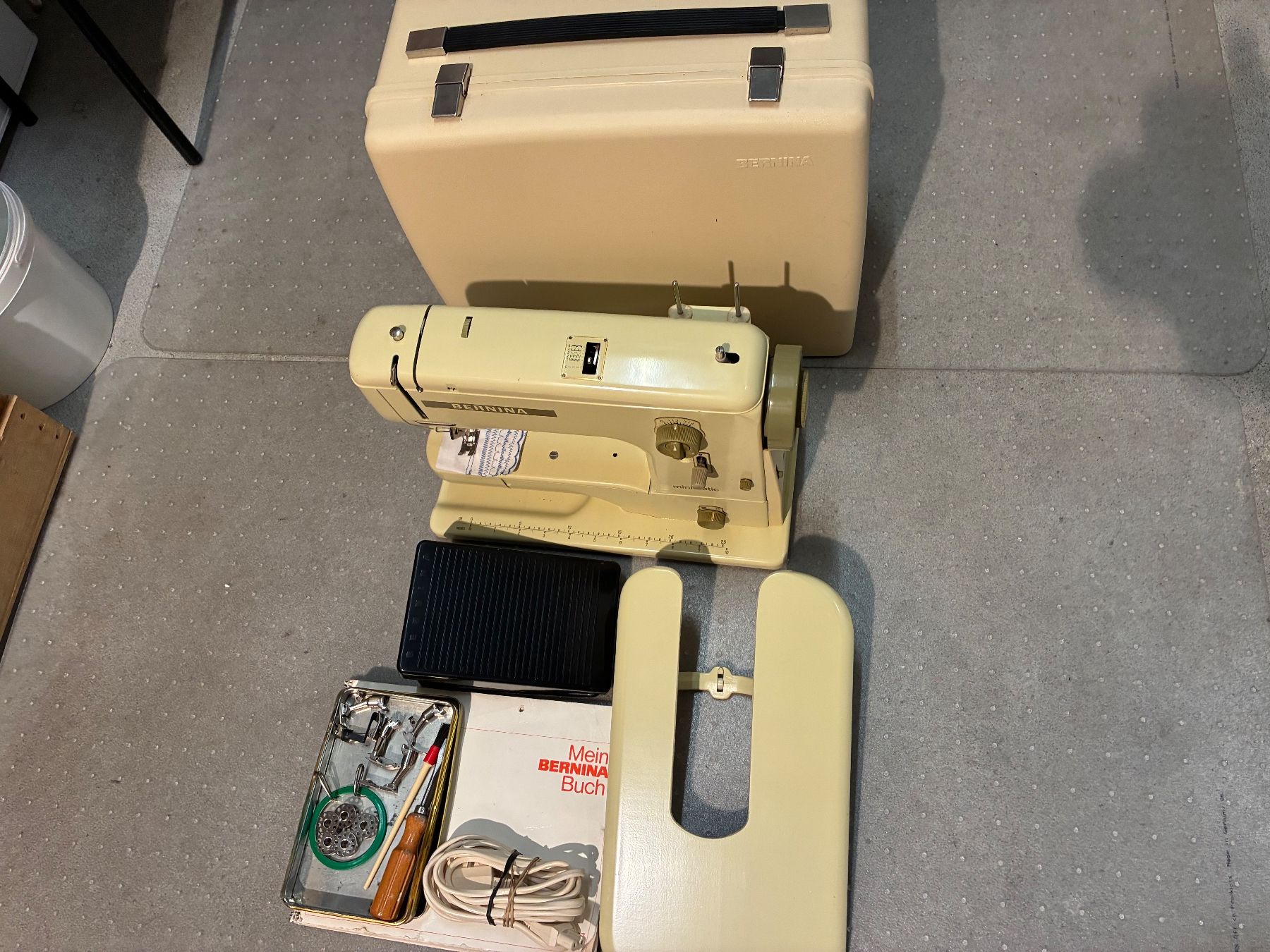 Bernina Macchine da cucire: Bernina 707 mit 6 Monate Garantie – Usato da Hendschiken venduto da zkos 1