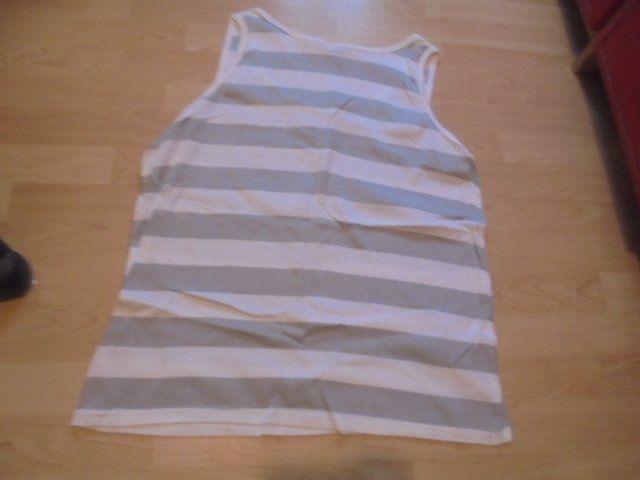 H&M Tops: Top Weisss/Grau 2XL, H&M NEU – Neu (gemäss Beschreibung) aus Hinwil von Glasperlen 2