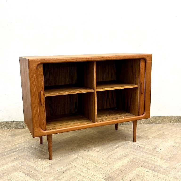 Cassettiere: Mid Century teak Sideboard by DYRLUND – Usato da basel venduto da vintory.ch 2