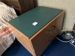 Kommode zu Schrank 