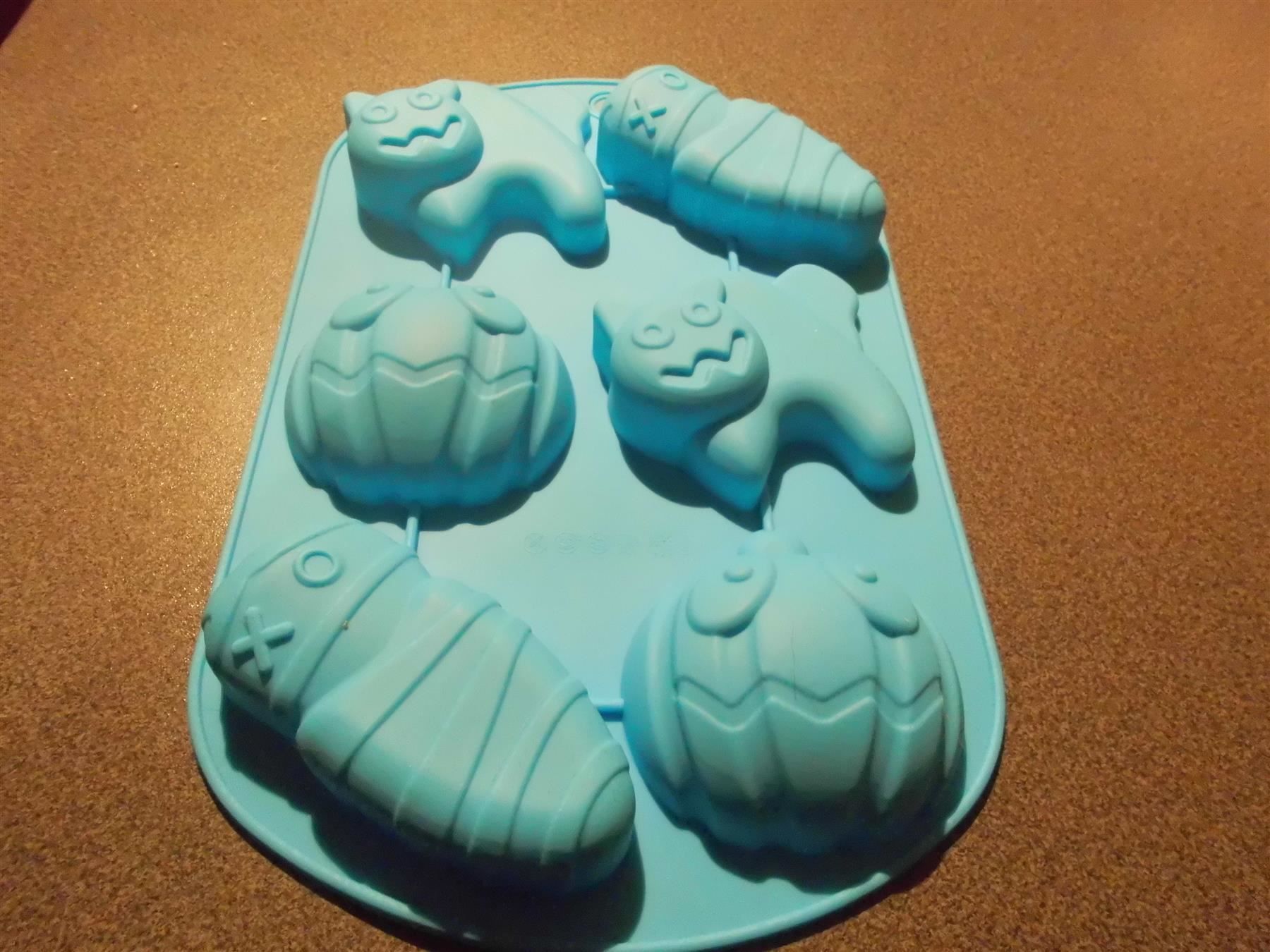 Moules à gâteaux: Silikon Form, Katzen/Käfer etc. blau – Neuf avec emballage d'origine à Zürich par abraxas1291