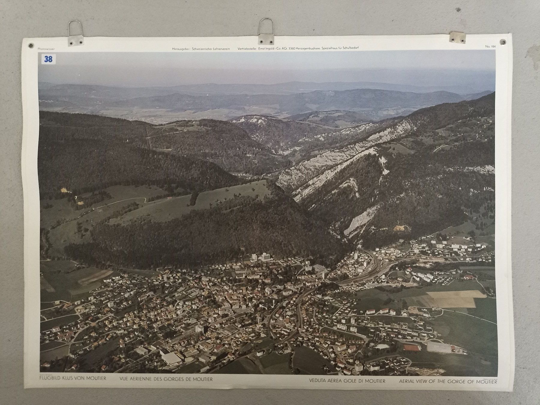 Foto & Immagini: Schulwandbild 184 Flugbild Klus von Moutier – Usato da Zürich venduto da danihell