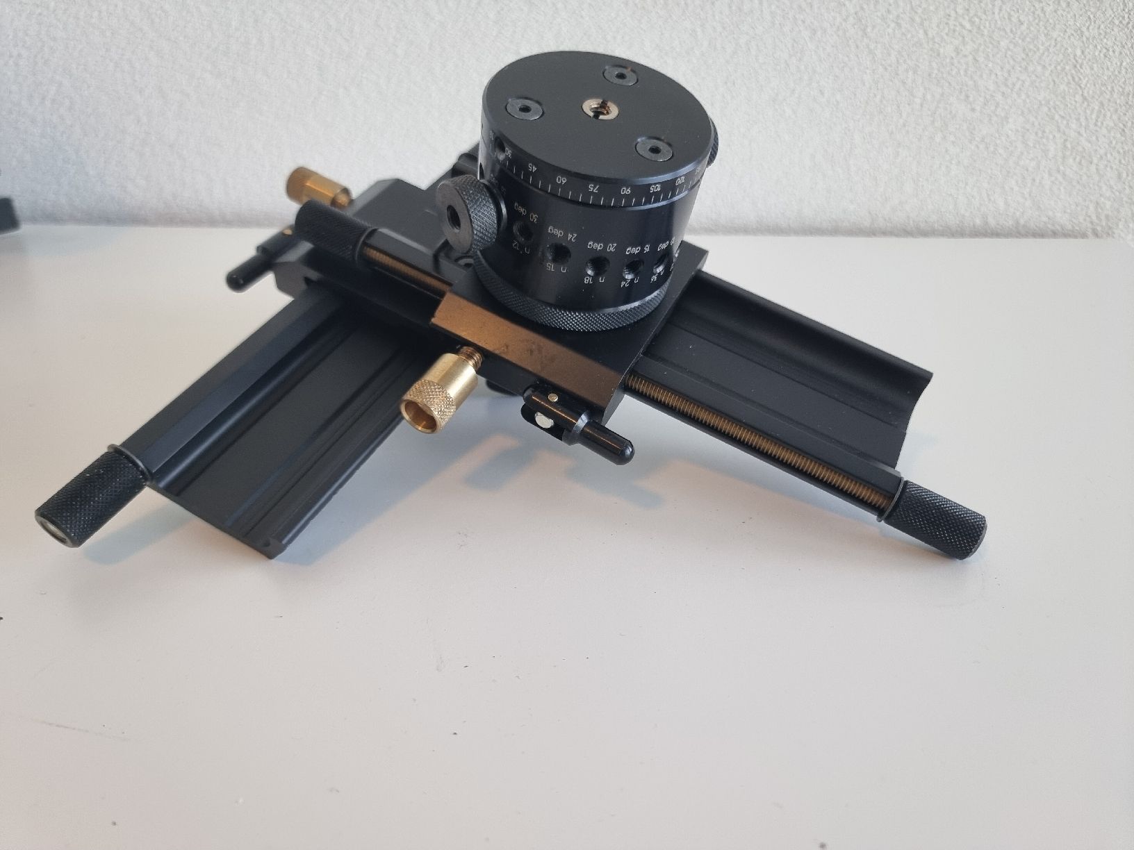 Fotocamera: Ensemble monture Manfrotto – Usato da Chêne-Bougeries venduto da SKPP 1