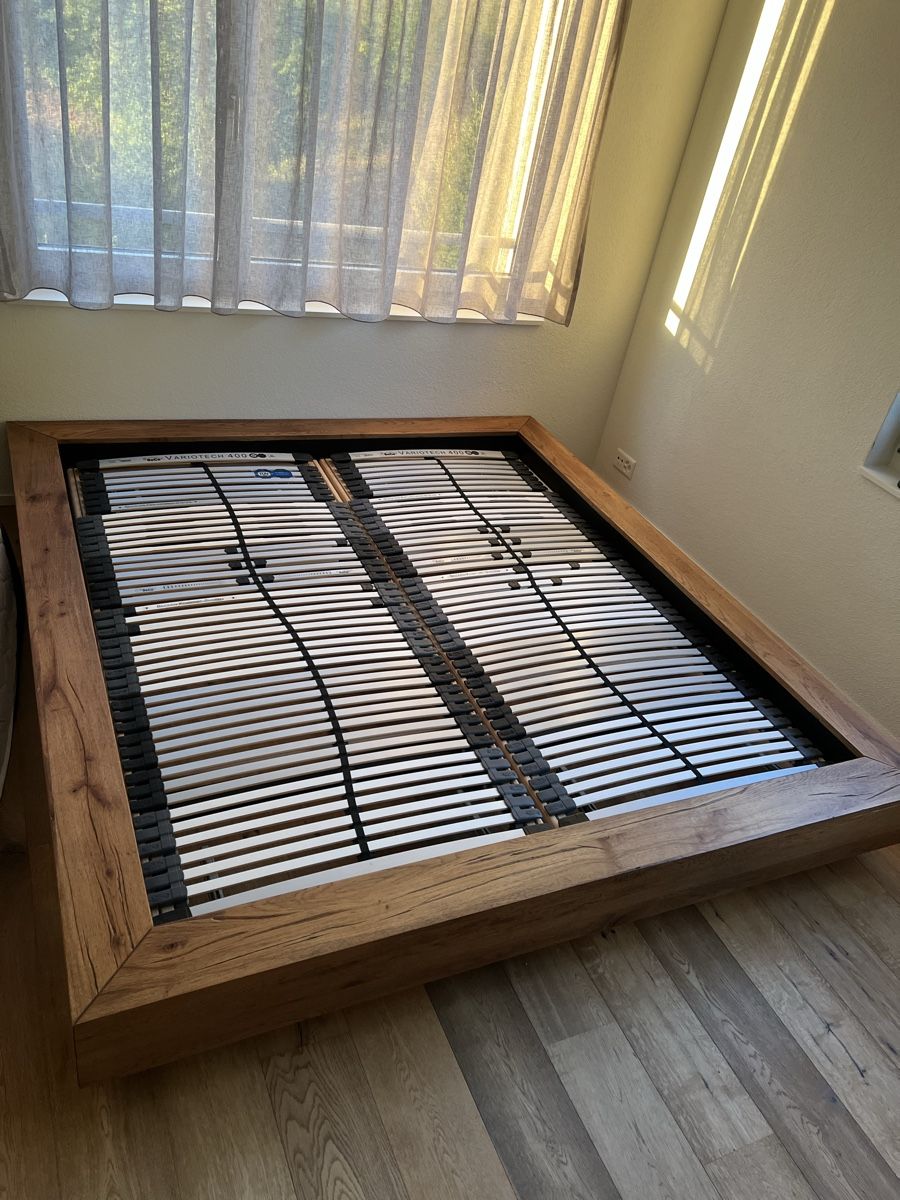 Letti: Balkenbett Holzbett 180x200 – Usato da Küssnacht am Rigi venduto da Bluecorrado88 2
