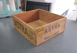 Alte Holzkiste, Transportkiste, ASTRA Fett&Oel Werke AG