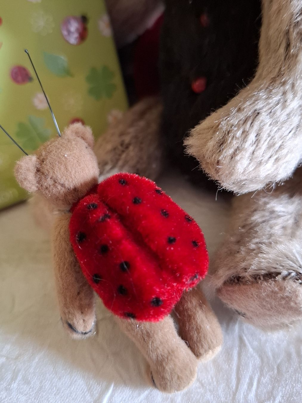 Tutte le decorazioni: 2 MARIENKÄFER TEDDY'S MIT DEKO MARIENKÄFER – Nuovo (secondo la descrizione) da Gretzenbach venduto da schibaya 4