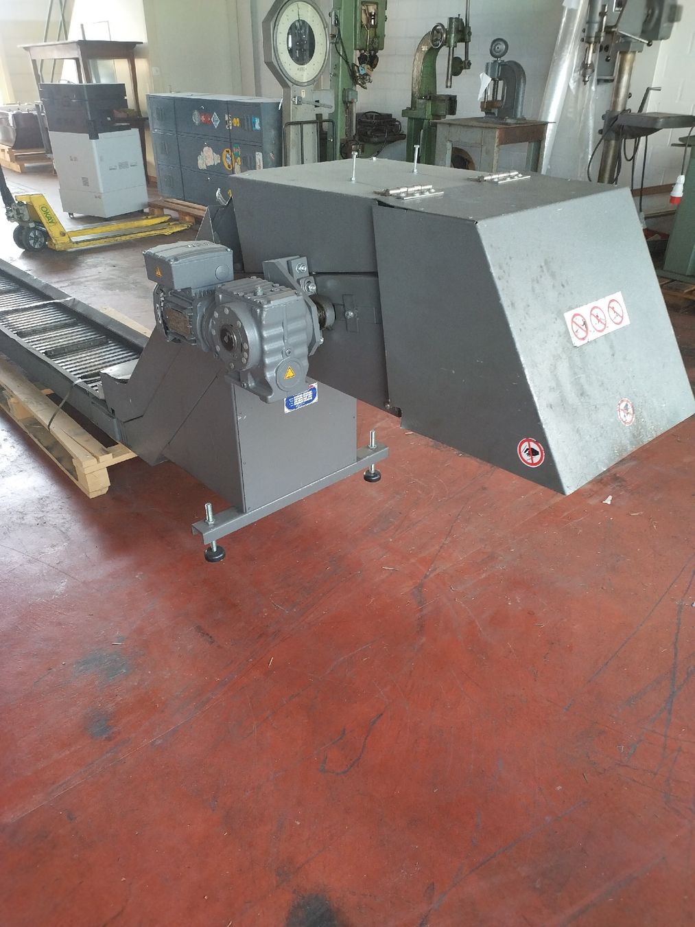 Macchine per carico, silaggio e trasporto: Forderband mit Metallförderer – Usato da Arnegg venduto da Arnrom 2