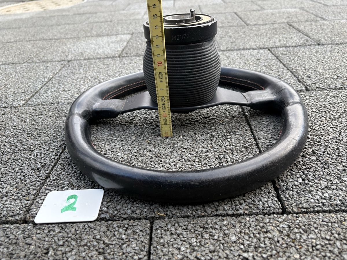 Tutti pezzi di ricambio auto: Lenkrad MOMO  – Usato da Hasle b. Burgdorf venduto da chrugi84 3