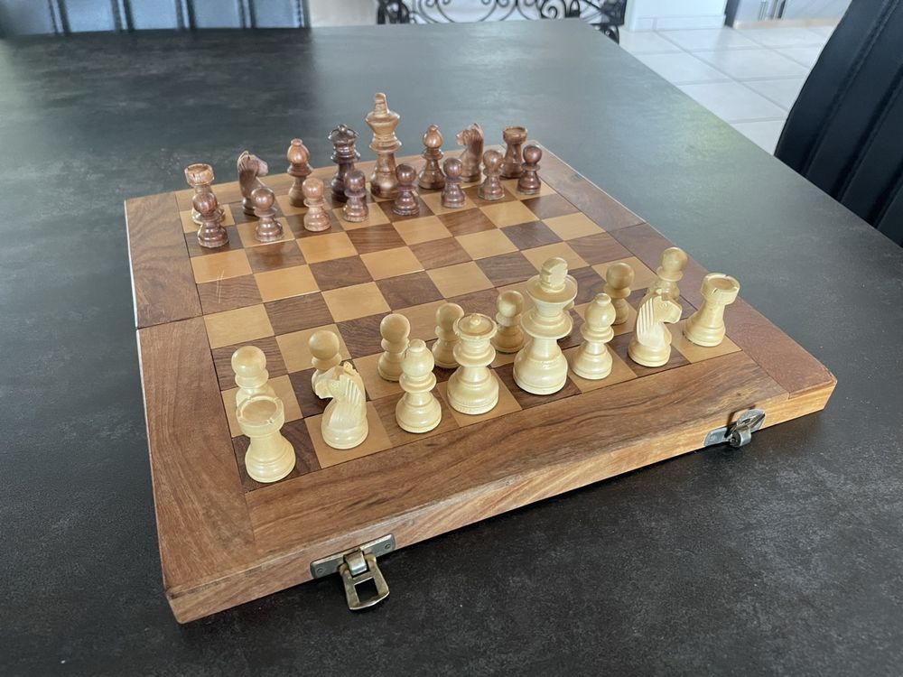 Ancien Jeu D'échecs Vintage - Plateau Et Pièces (modèle 23972) - Occasion