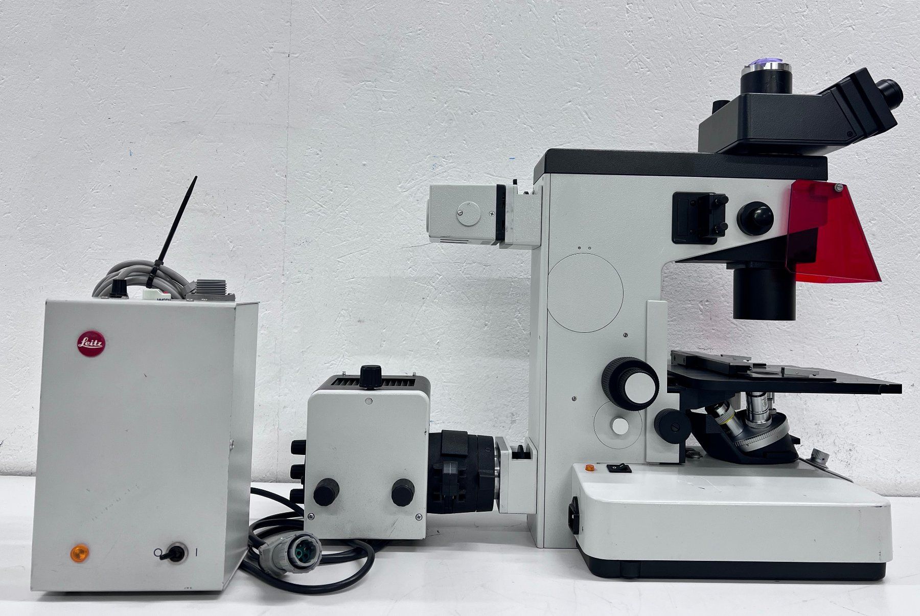 Accessori da laboratorio: Leica Wild Leitz FLUOVERT FS – Usato da Niederdorf venduto da LeptonAG_Labor 2