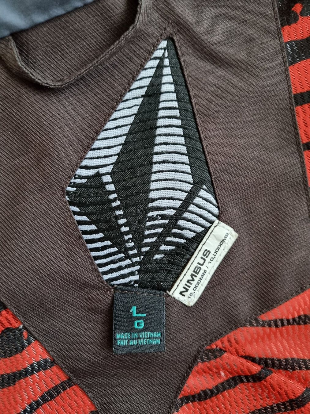 Volcom Giacche: Volcom Herren-Snowboardjacke, Grösse L – Usato da Schliern b. Köniz venduto da hirondelle276 7