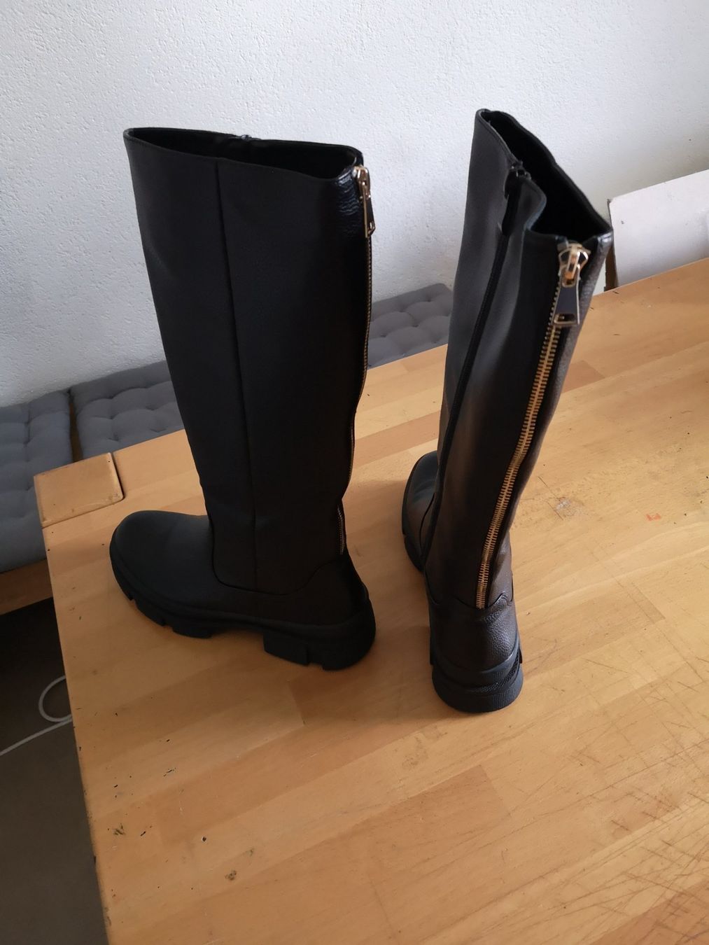 Hufschuhe: bottes pour femme taille 39 – Gebraucht aus neuchatel von Mictou