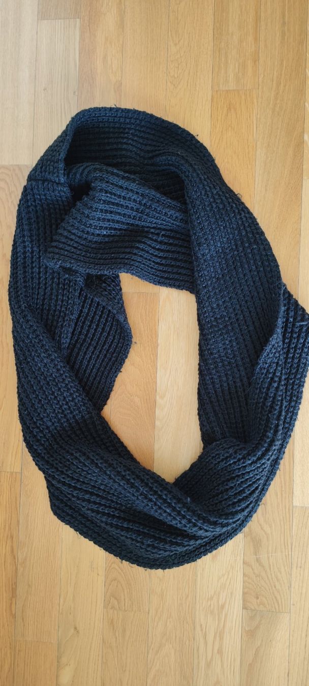 Foulards, Tücher & Schals: Schlauchschal – Gebraucht aus Zug von vik_8fdf 1