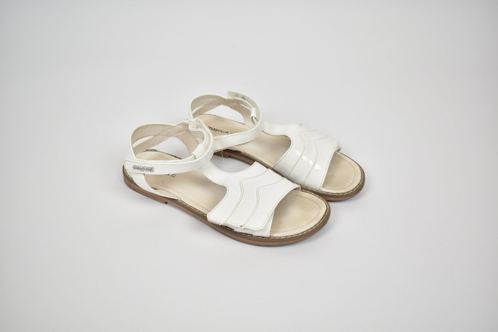 Mayoral Schuhe für Mädchen: Mayoral Sandalen, Mädchen, Gr.37, Lackoptik – Gebraucht aus Nürensdorf von 2ND_STORY 2
