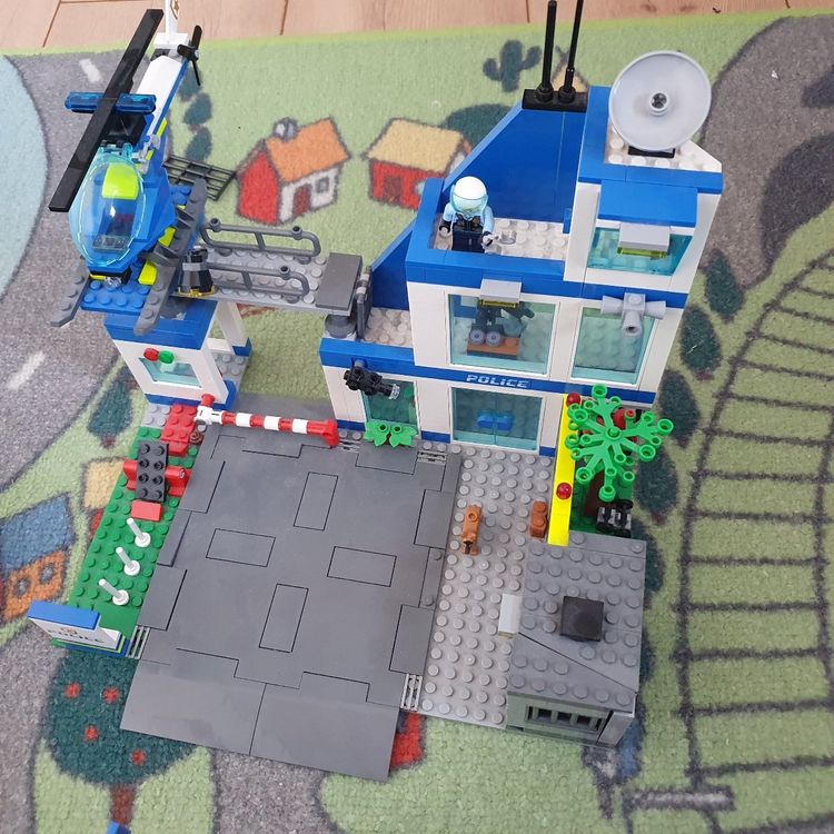 Lego Spielzeuge: Lego City – Gebraucht aus Grafenried von Zhenya 4