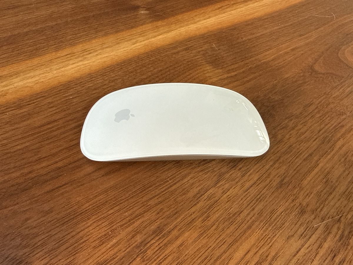 Apple Maus: Apple Magic Mouse, Model A1657 mit Akku – Gebraucht aus Bern von 4KSzxrEjtKm 1