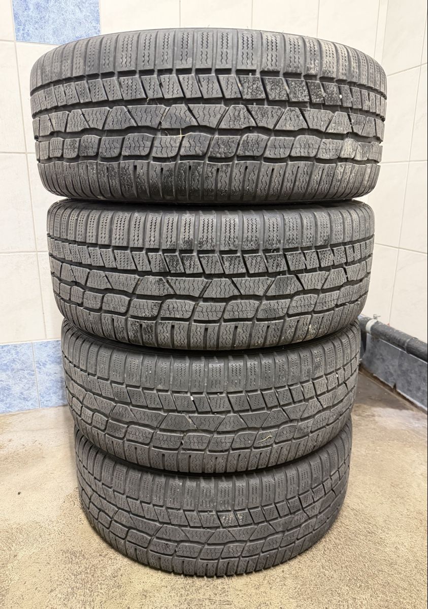 Pneumatici & Ruote complete: Winterreifen 215/40-17 Continental – Usato da Aesch BL venduto da Erin3
