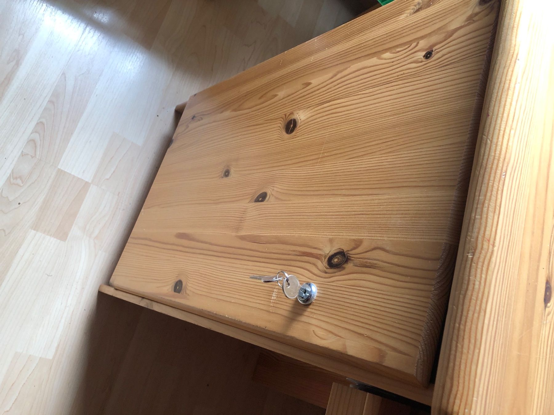 Schreibtische: Schreibtisch – Gebraucht aus Arbon von Wladimir1 4