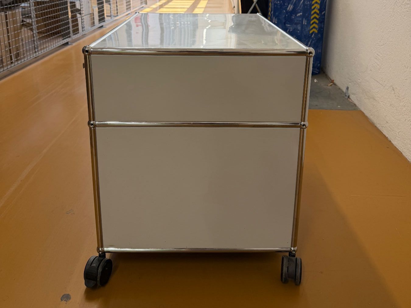 USM Korpus: USM Haller Rollcontainer mit 3 Schubladen – Gebraucht aus Dietlikon von ComdatAG 2