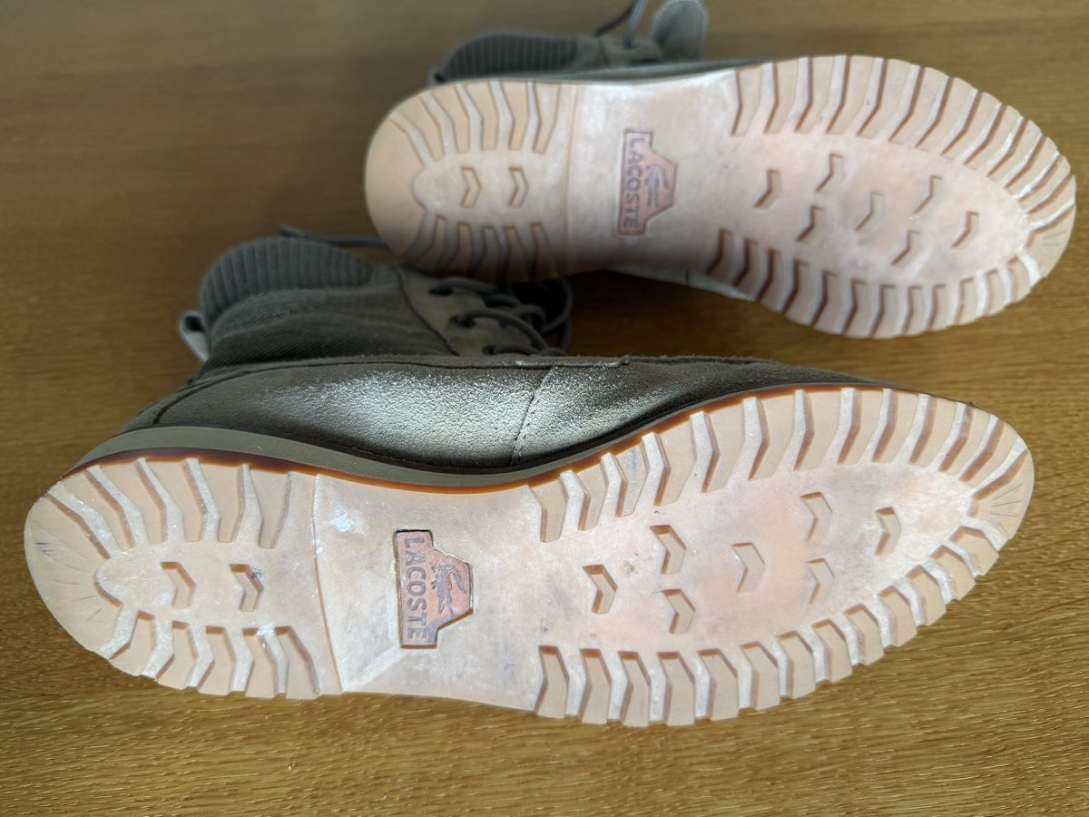 Lacoste Scarpe da donna: Lacoste Winterboots Wildleder Beige Gr.39.5 – Usato da Zürich venduto da moramses 1