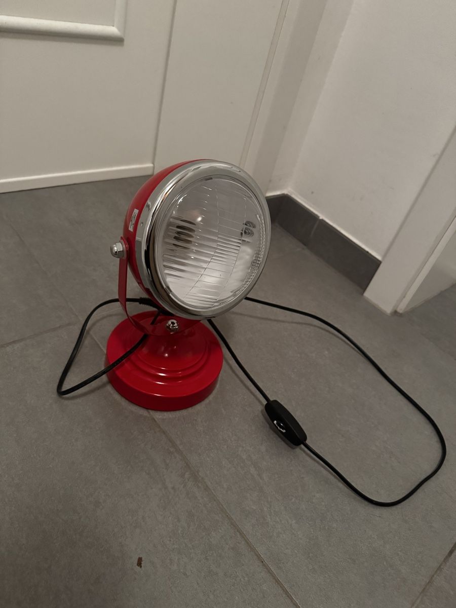 Lampade: Lampe de chevet rouge style projecteur – Nuovo (secondo la descrizione) da Rue venduto da dia_p7xh