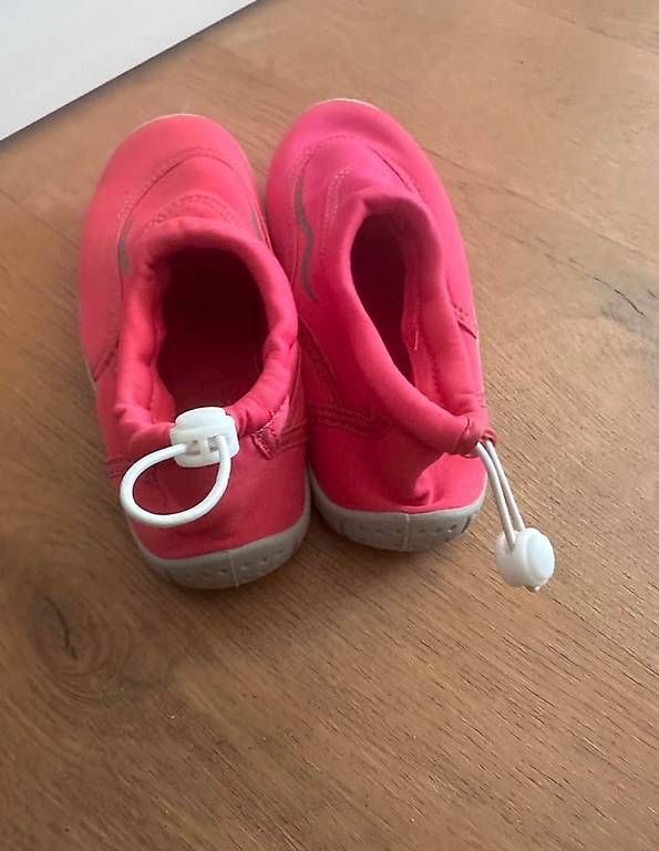 Scarpe per ragazze: Badeschuhe pink (Gr. 34) – Usato da Endingen venduto da country_family 2