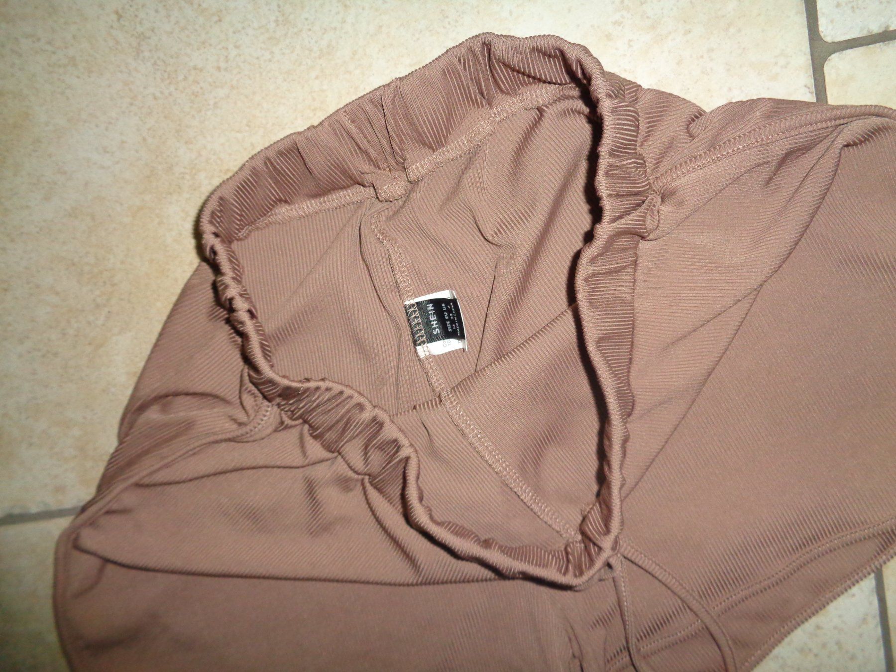 Shein Hosen: Shorts  Shein  Grösse M  38 – Gebraucht aus Kreuzlingen von Robi-2003 2