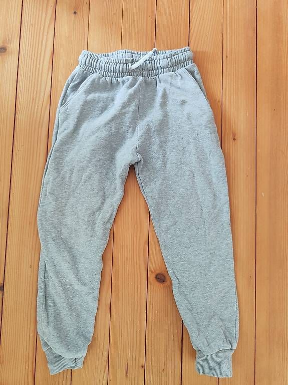 Pantaloni: Joghinghose Gr.122 – Usato da Zürich venduto da aendiiii