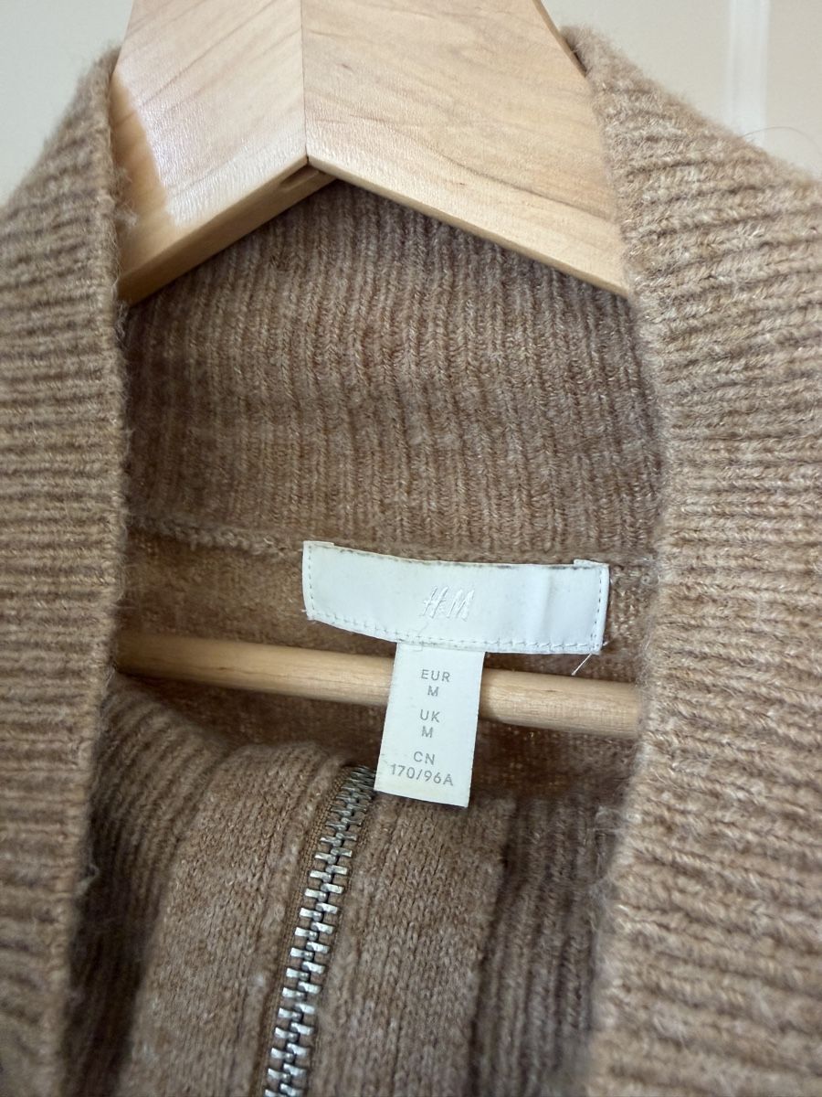 H&M Pulls & Sweat-shirts: Strickpullover H&M – D'occasion à Zürich par Nadgb1303 2