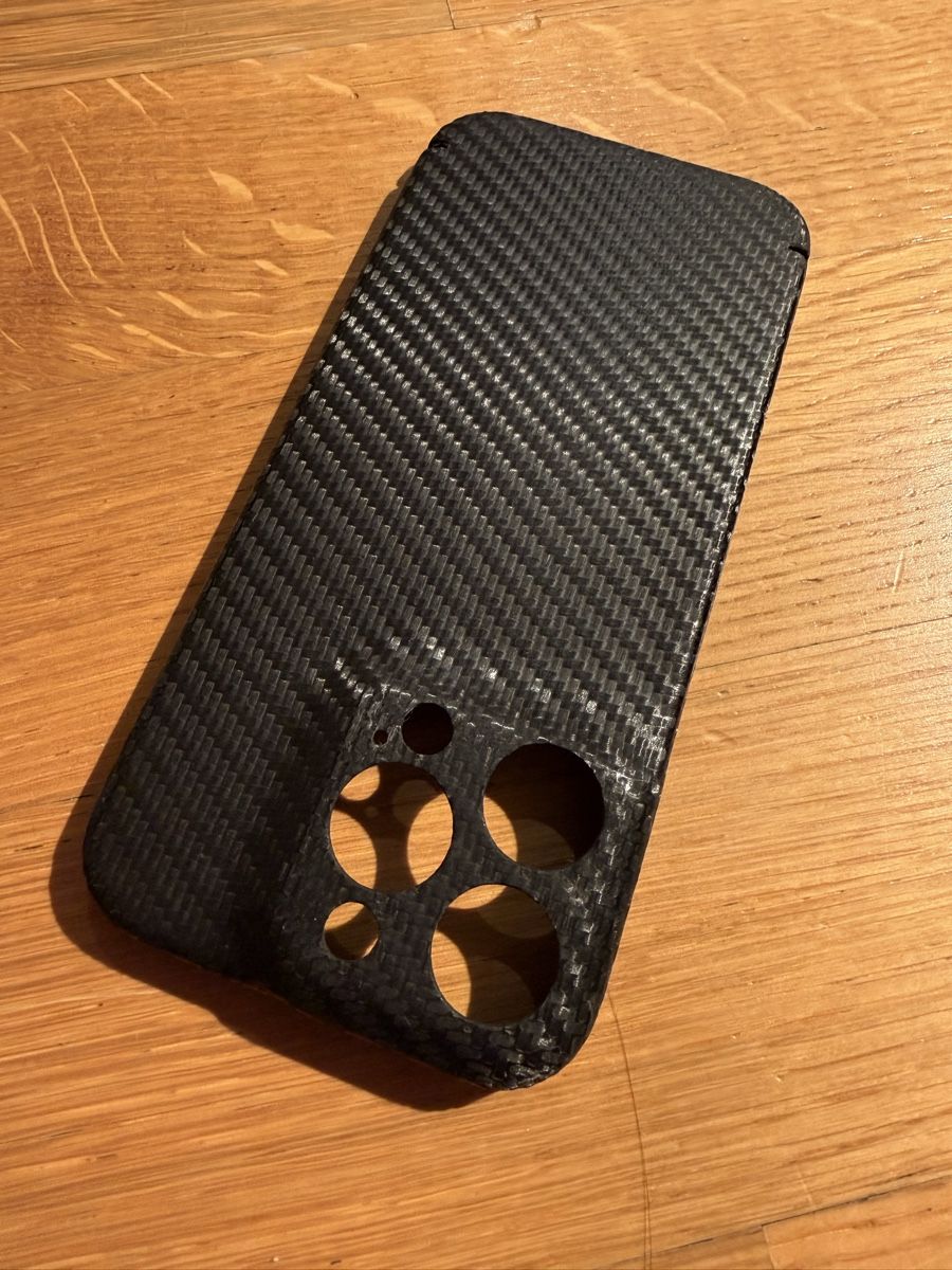 Apple Cover & Protezioni schermo: Nevox Carbon Case iPhone 16 Pro – Usato da Zollikon venduto da Gas_Monkey 1