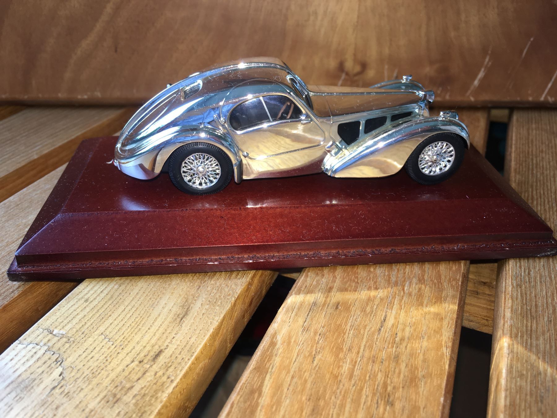 Bugatti Modellautos: Bugatti Coupe Atlantic 1-43 Silver Cars – Neu (gemäss Beschreibung) aus Kerzers von tisyayasuBE 2