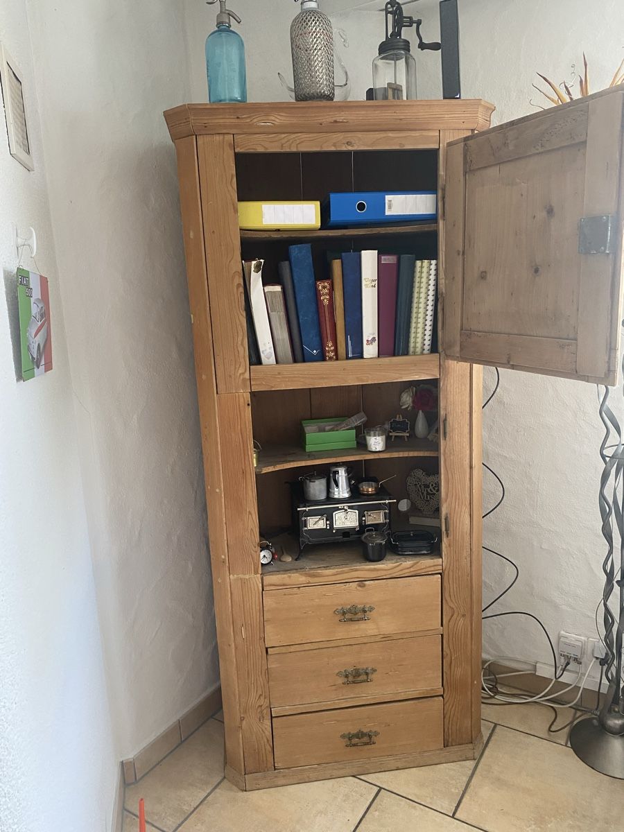 Armadi: Uralter Tannenholz Schrank – Usato da Brüttisellen venduto da Guzzi010 6