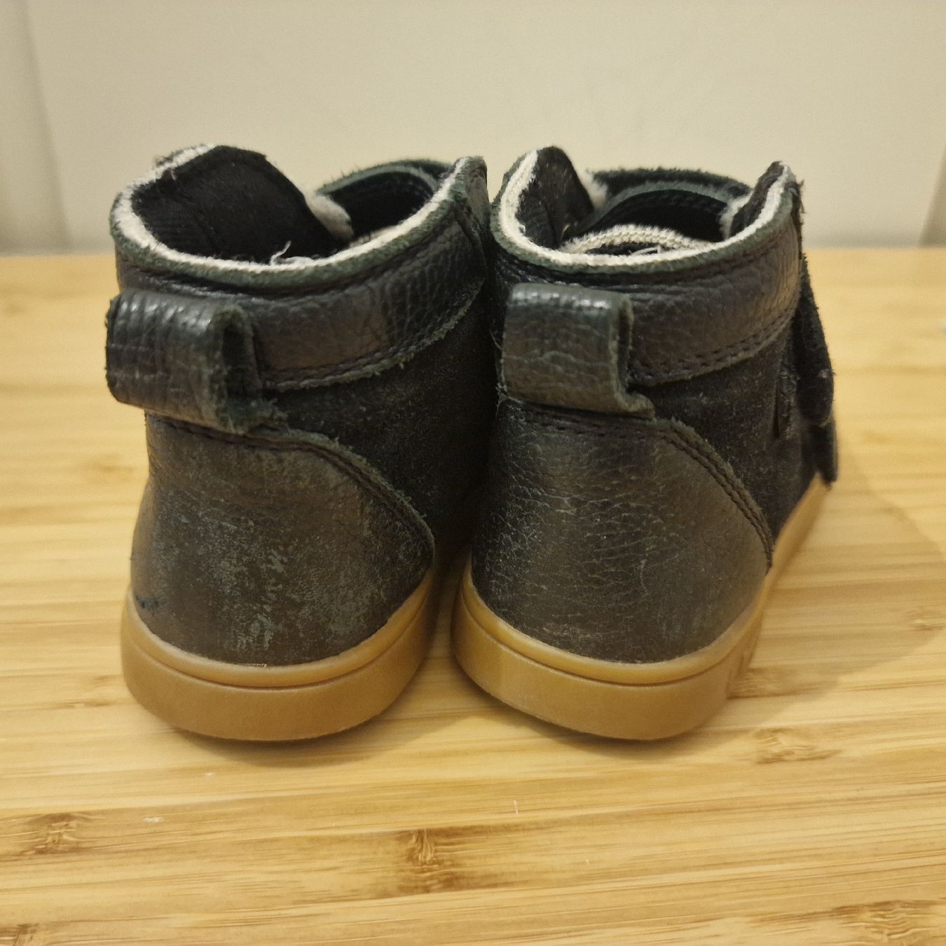 Schuhe für Jungen: Kinder Schuhe UGG schwarz – Gebraucht aus Muri AG von MrsRami 1