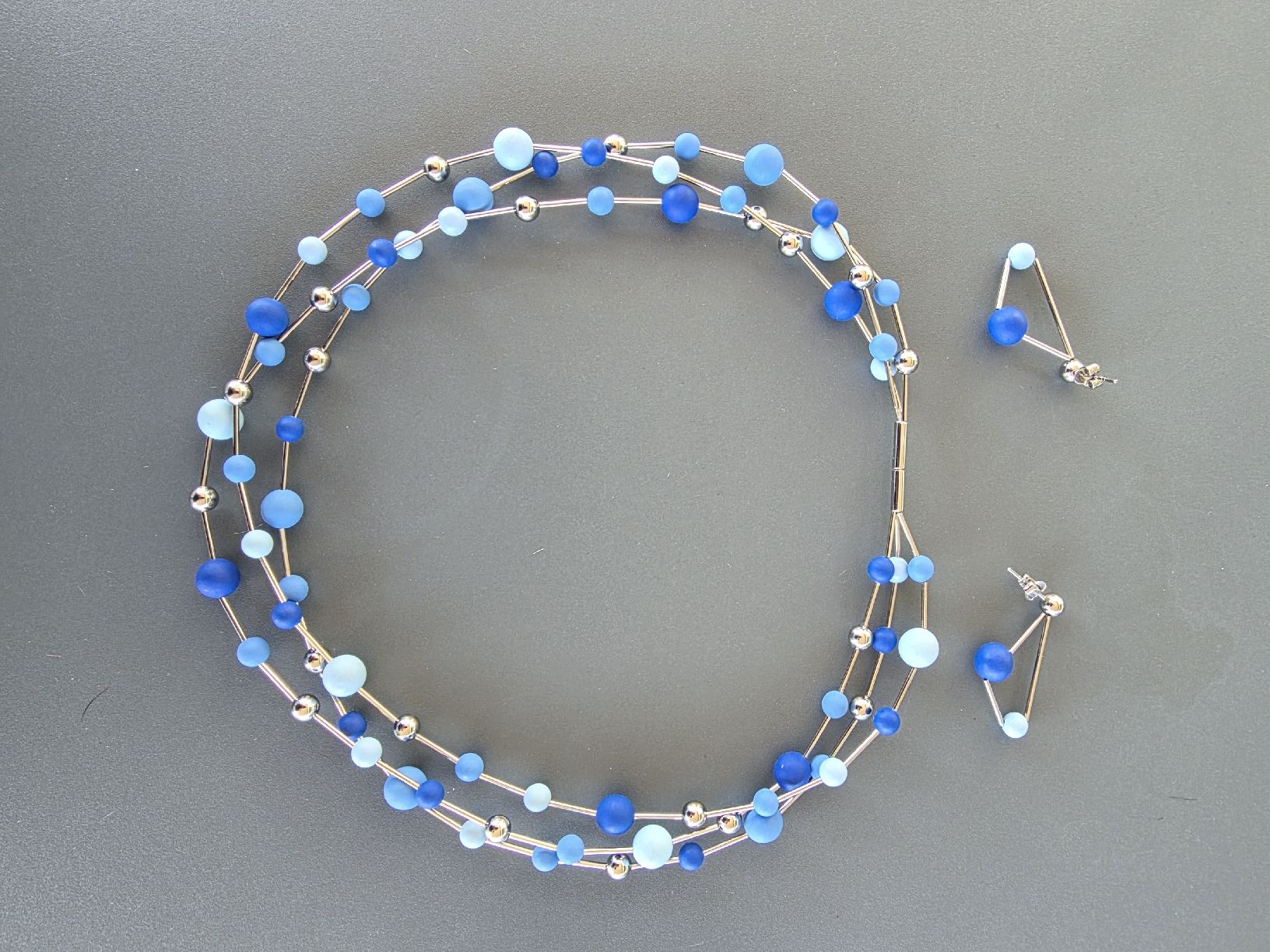 Swatch Altri gioielli: Swatch Blue Beads Necklace & Earrings Set – Nuovo (secondo la descrizione) da Savigny venduto da mar_pfd8