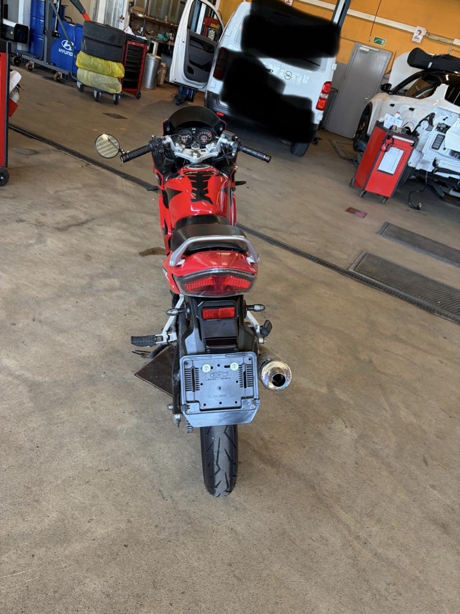 Honda Strada: Honda cbr125r – Difettoso da Schönenwerd venduto da Stifter 4
