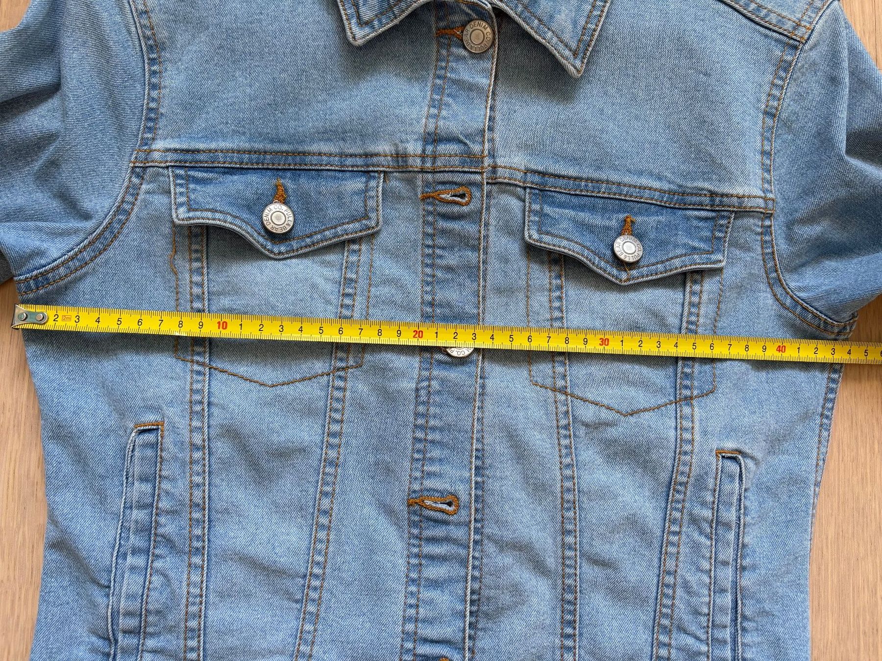 Pull&Bear Giacche: Pull&Bear Jeansjacke, hellblau, Gr.S/M – Usato da Gossau SG venduto da Black-Queen 3