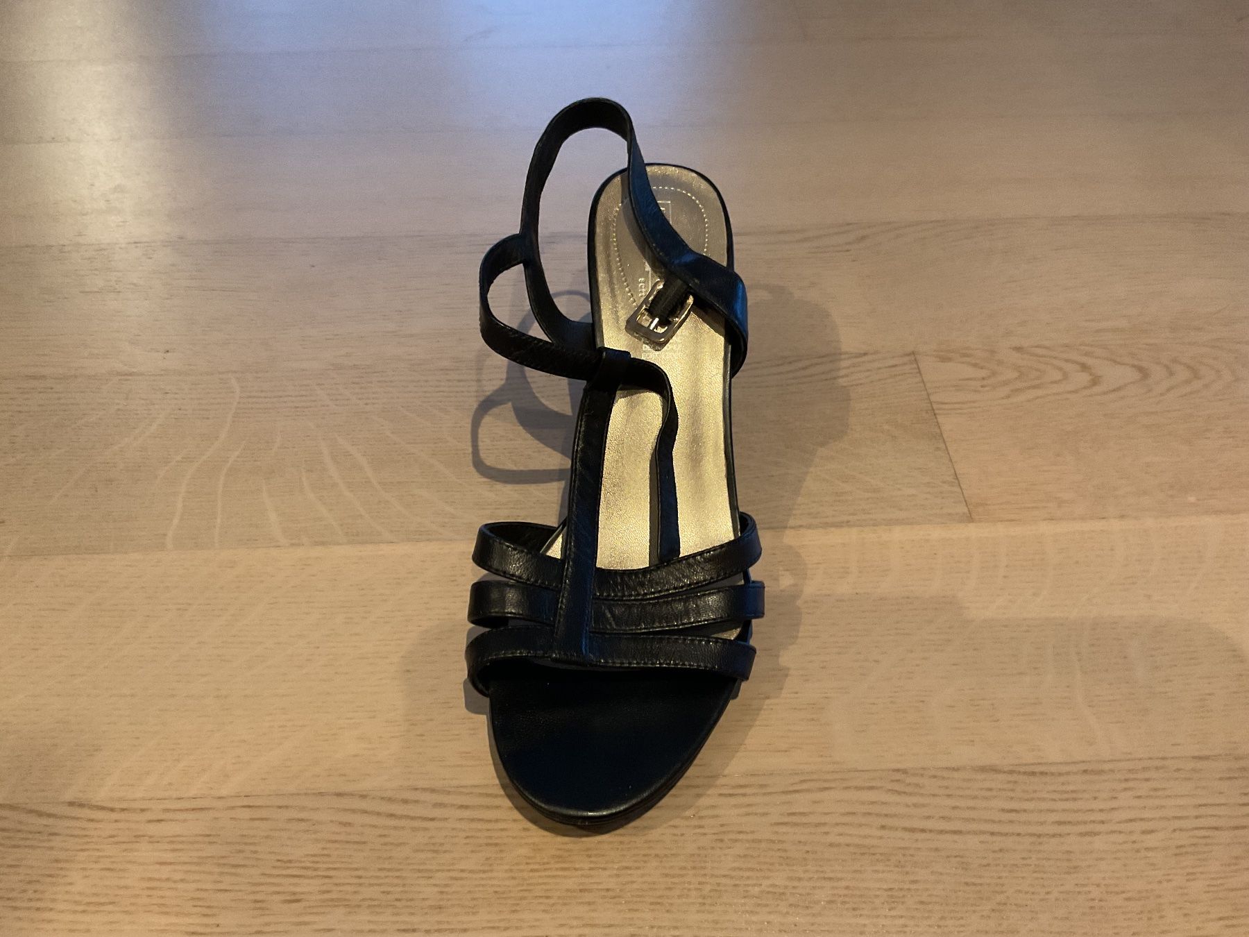 Damenschuhe: Sommerschuhe 38 – Gebraucht aus Dübendorf von Mittwoch.2023 1