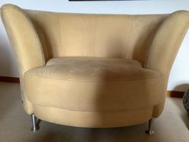 2 Gemütliche Sessel, 1x mit Beinauflage