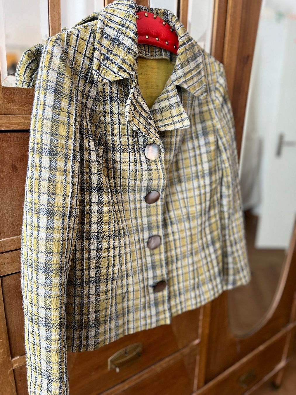 Giacche: Karierte Vintage-Jacke mit Perlmutterknöpfen, ca. Gr. 38 – Usato da Wädenswil venduto da Aniares2