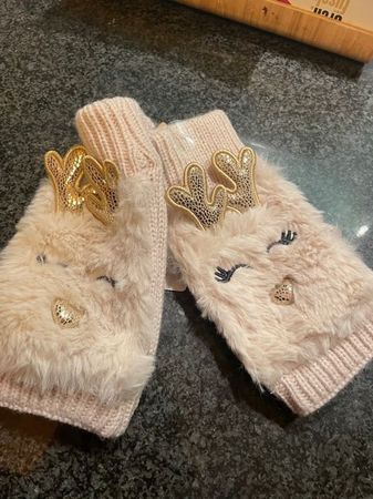 NEU Mädchen Handschuhe NEU offen mit Renntier 8-12 Jahre