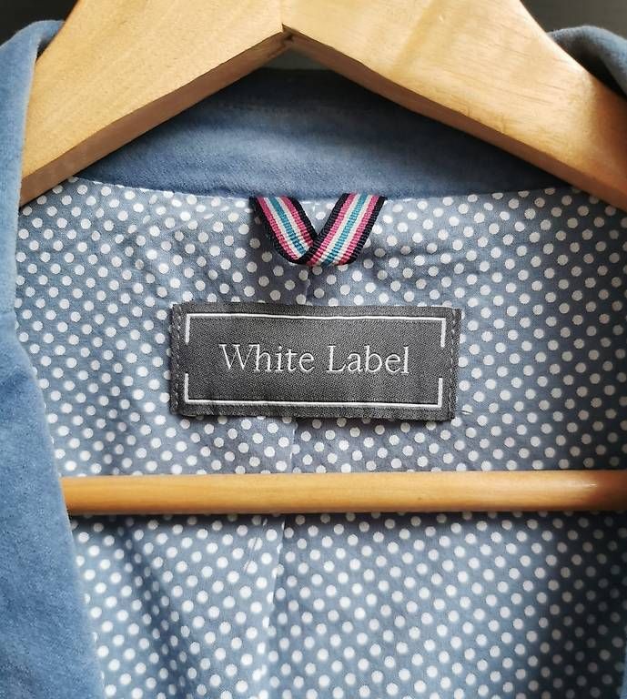 Giacche: White Label - Samtblazer in Gr 40 – Usato da Zuchwil venduto da Miss-Sunshine 1