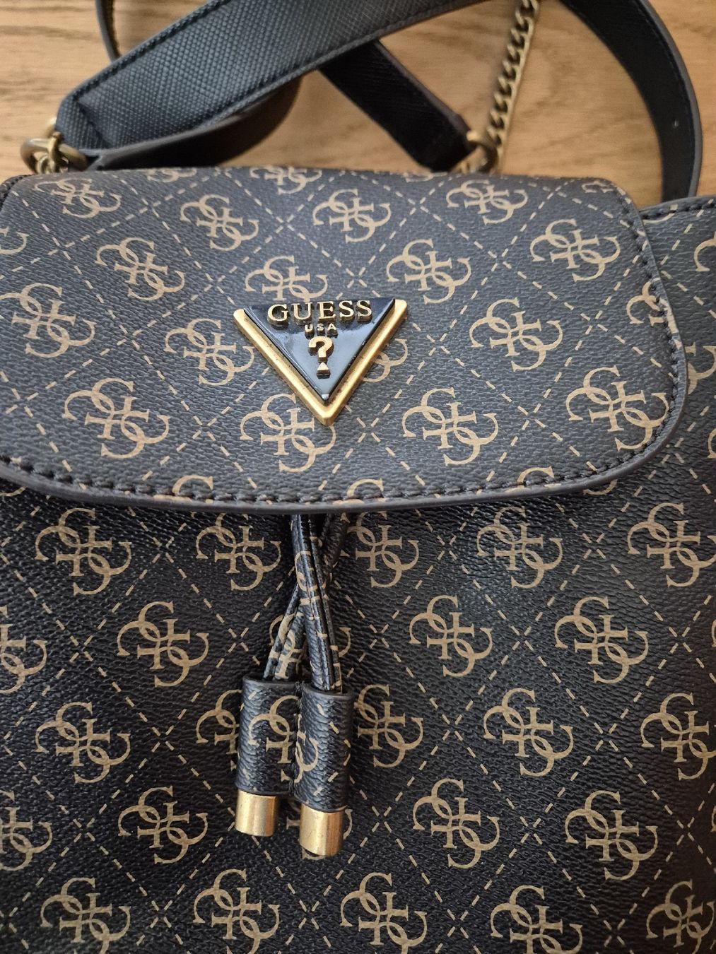 Guess Zaini: Guess Rucksack (Tasche) – Usato da Affoltern am Albis venduto da Minicola 1