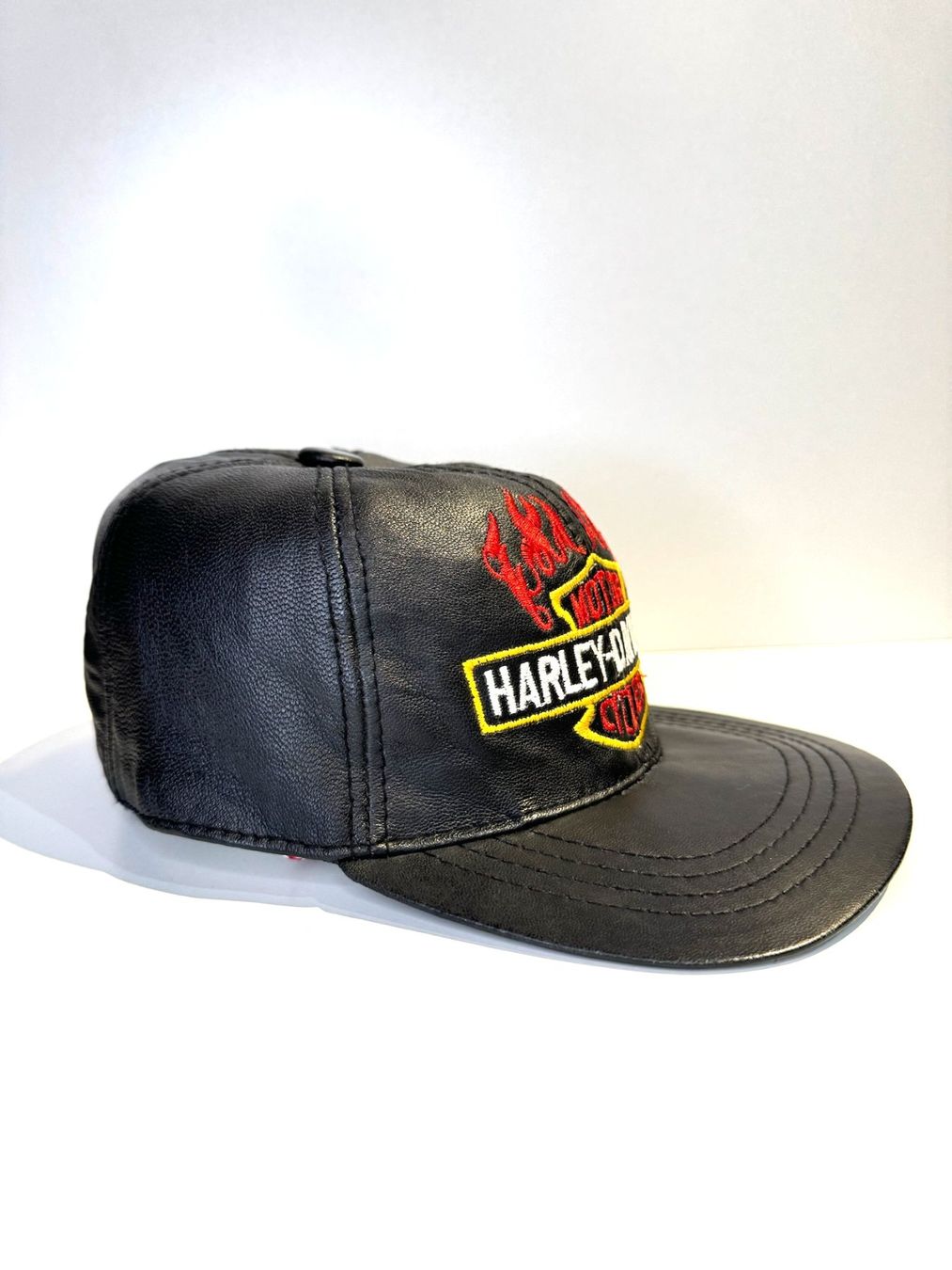 Harley-Davidson Hüte, Mützen & Caps: VINTAGE HARLEY DAVIDSON GENUINE LEATHER "LOGO FLAMES" CAP – Gebraucht aus Cortaillod von Stay_Alive_vtg_CAP 1