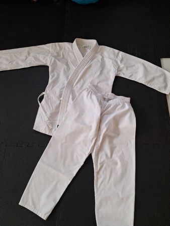 Karateanzug, Grösse 140 von Decathlon