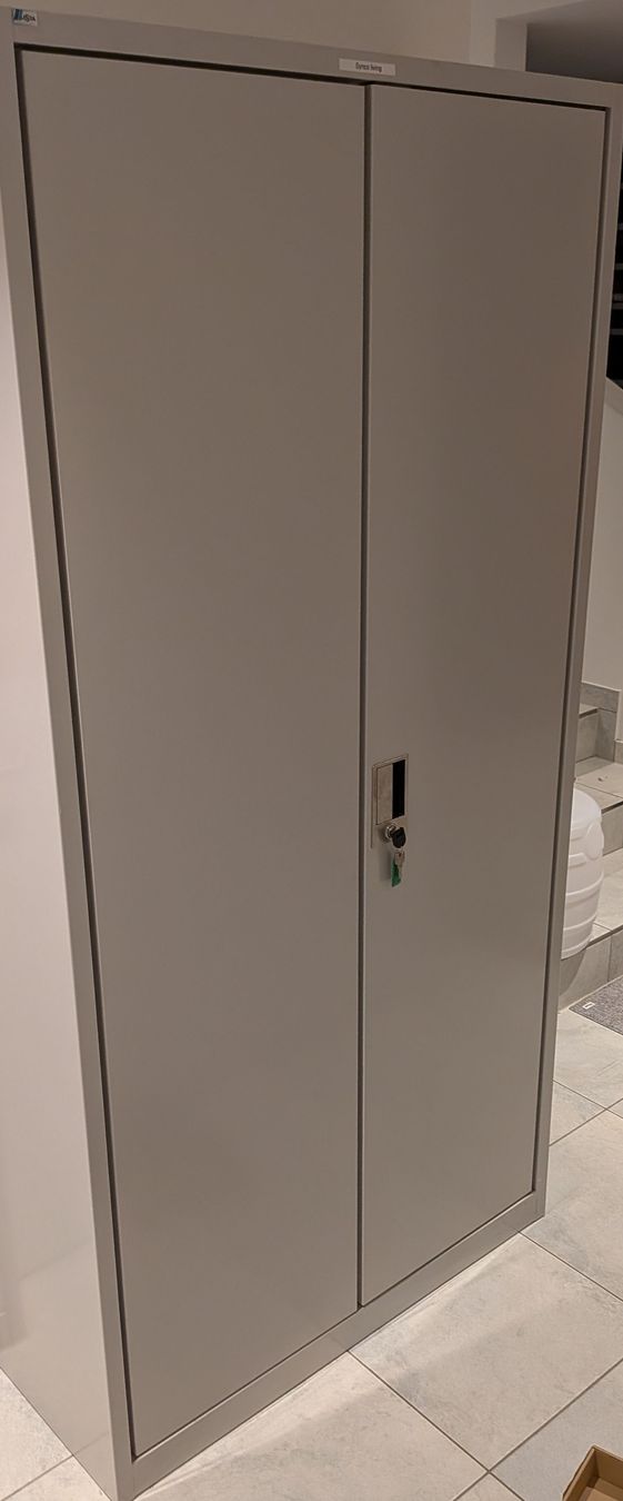 Lista Schränke: Metallschrank Lista – Gebraucht aus Hedingen von sabdav7