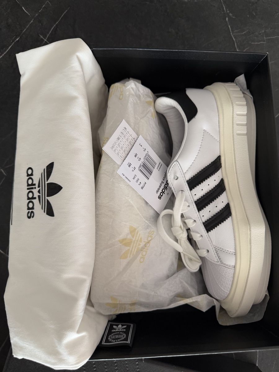 Damenschuhe: Adidas x Beyoncé Superstar 37⅓ – Neu (gemäss Beschreibung) aus Zofingen von sve_8l6g 1