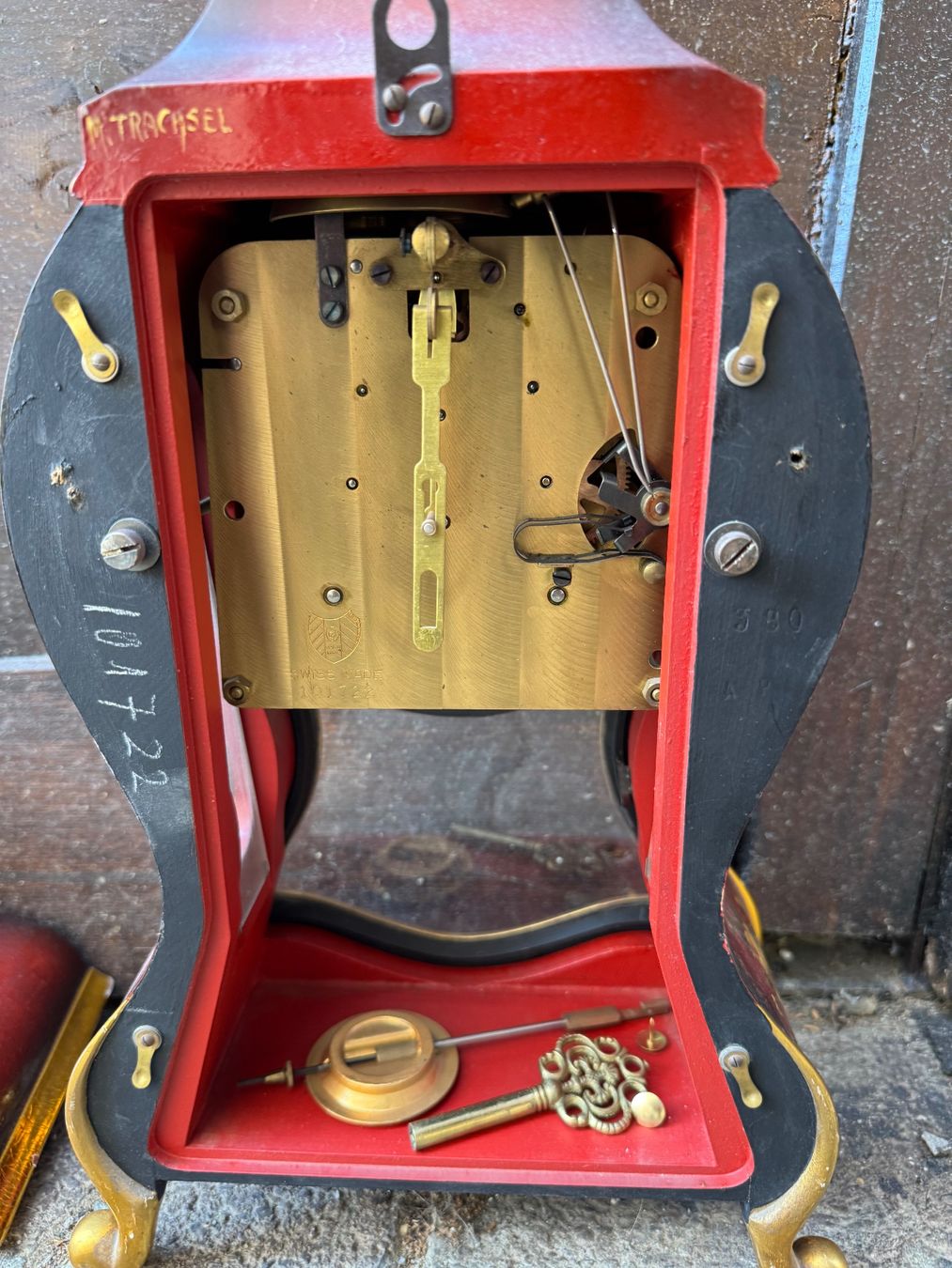 Orologi da terra & Orologi da parete: Superbe pendule neuchâteloise LeCastel rouge/ dorée – Usato da Erde venduto da CBarts 4