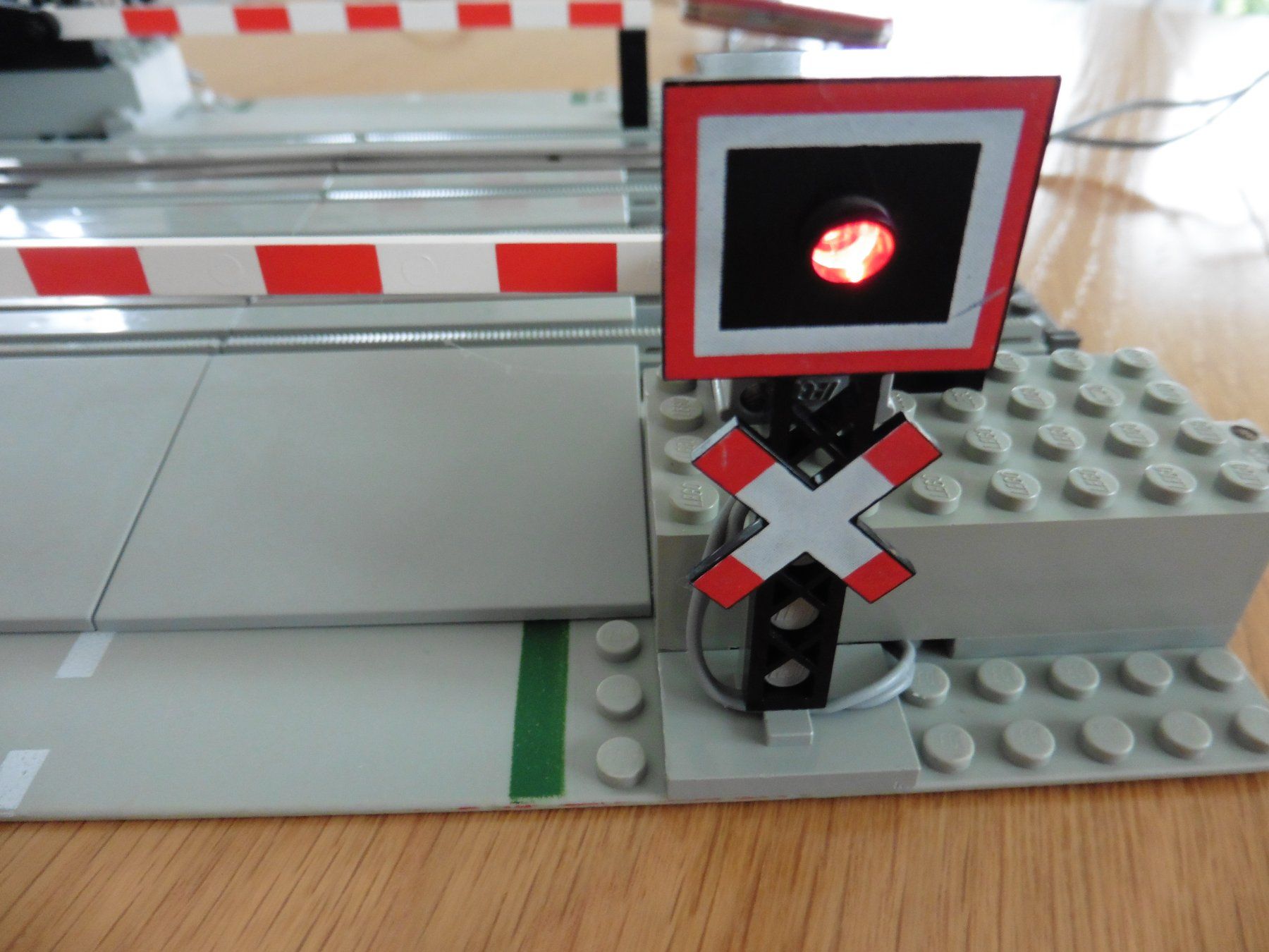 Lego Kit di costruzioni: Lego 7866 Bahnübergang 12V – Usato da Kaltbrunn venduto da sigale 7